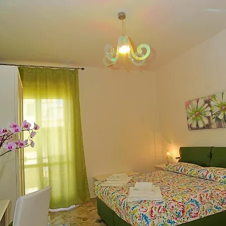 Oda ve Kahvaltı Contemoro 3*