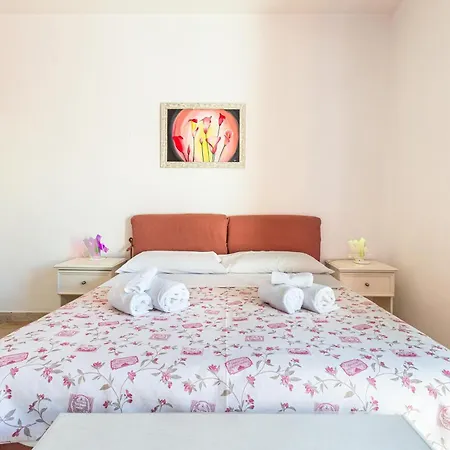 Contemoro فندق مبيت وإفطار 3*
